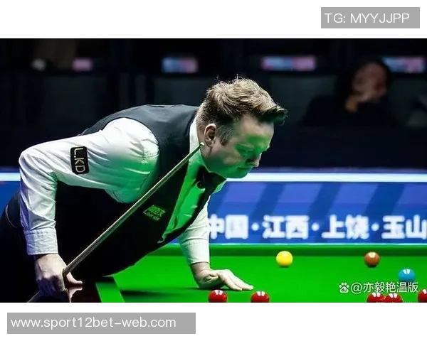 墨菲第三节火力全开三分球命中率惊人助力球队奋起直追